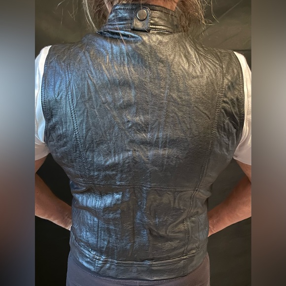 Faux Leather Strechy Vest - Picture 2 of 3